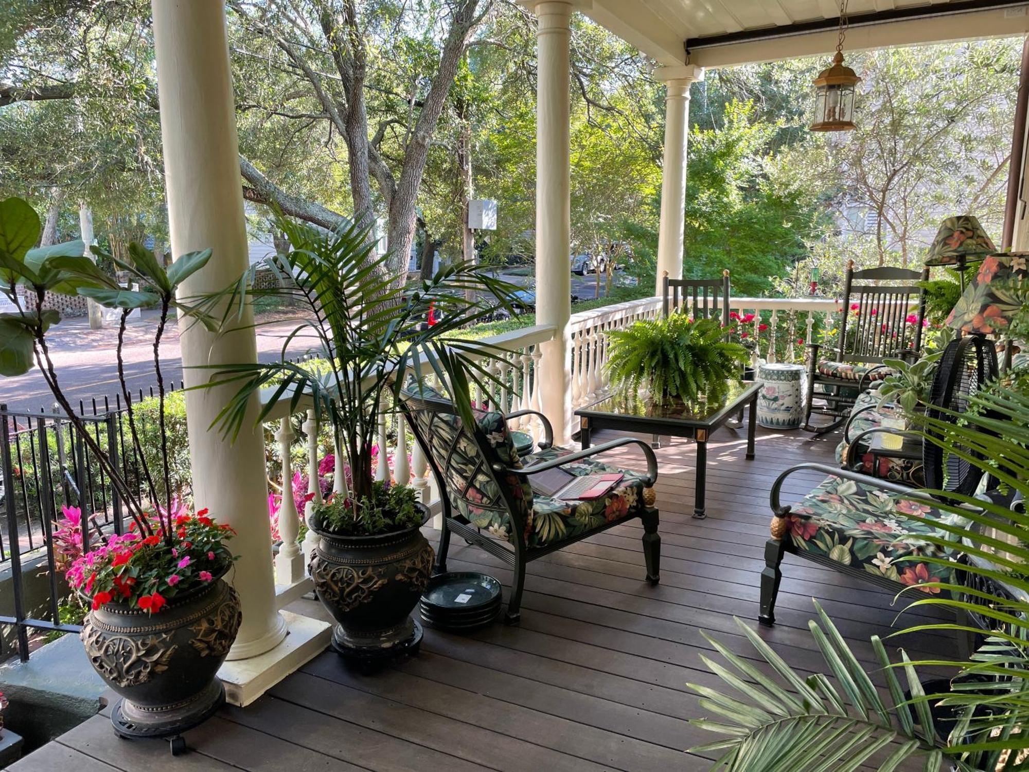 22 Charlotte Bed & Breakfast Charleston Exterior photo